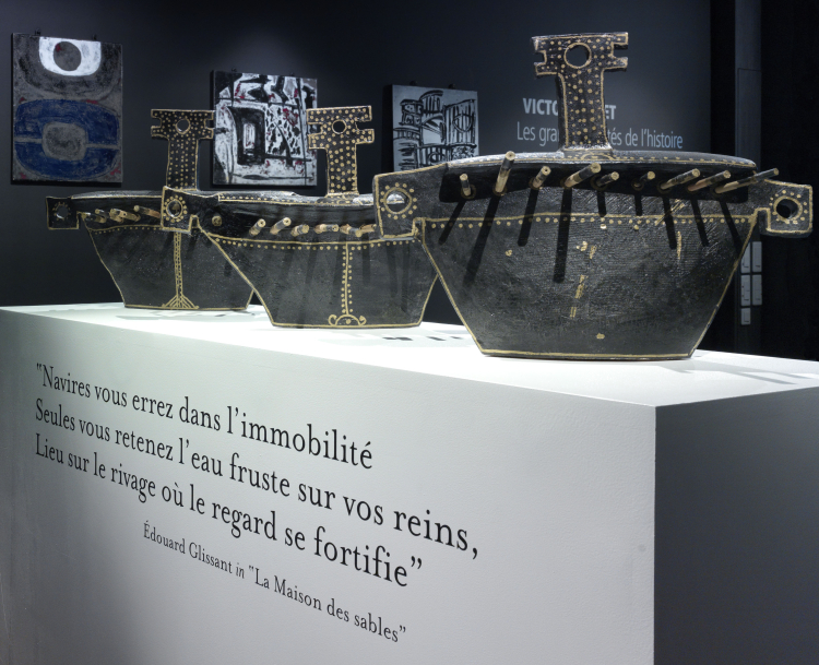 Caravelles. Céramique de Victor Anicet exposée en 2012 aux Foudres HSE. Crédits photographiques ©Jean-Luc de Laguarigue
